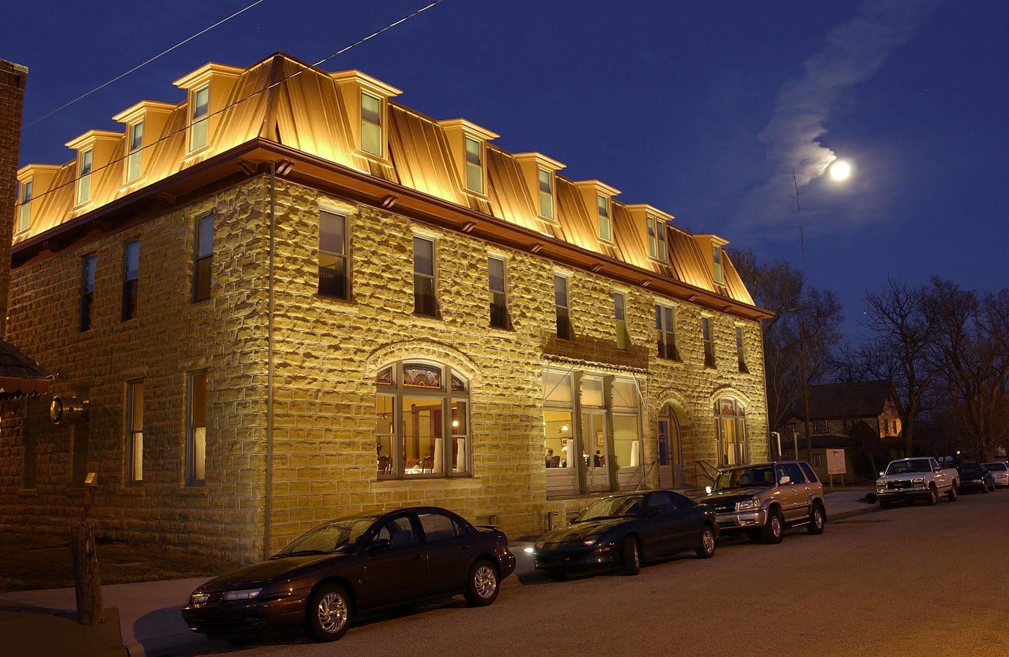 Midland Railroad Hotel Wilson エクステリア 写真